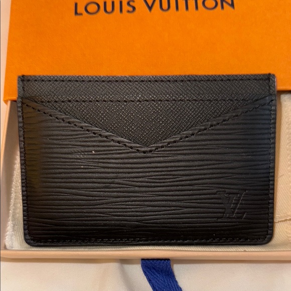 Louis Vuitton Black Card Holder - Picture 2 of 7